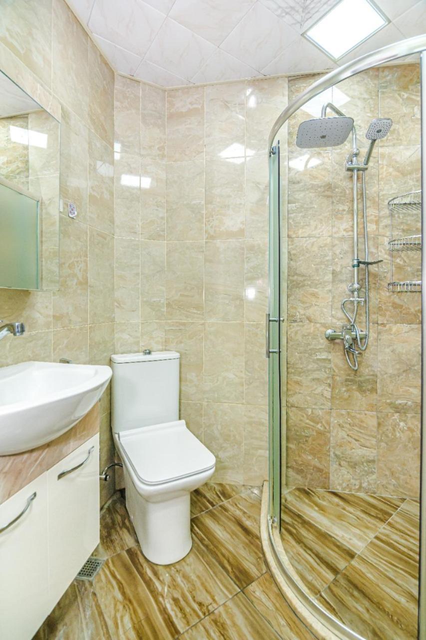 M Estate 1 Room Targovu Baky Esterno foto