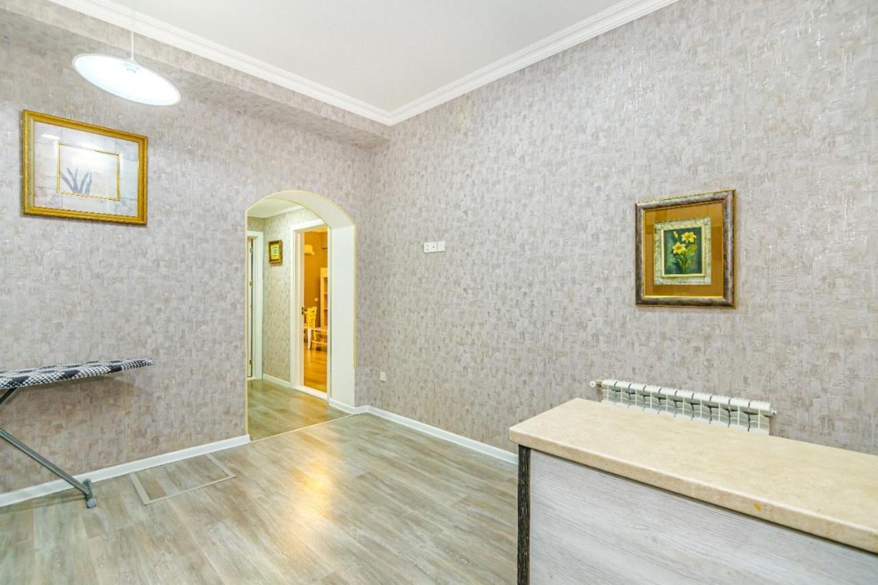 M Estate 1 Room Targovu Baky Esterno foto