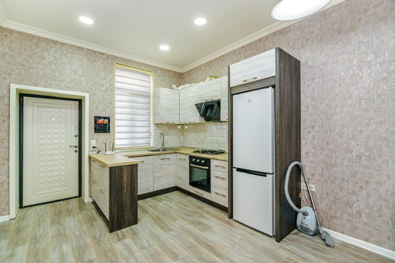 M Estate 1 Room Targovu Baky Esterno foto