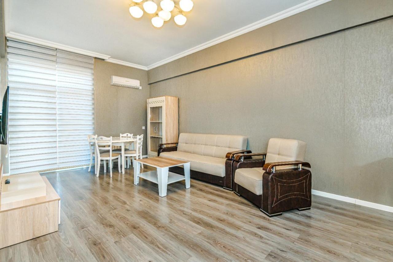 M Estate 1 Room Targovu Baky Esterno foto