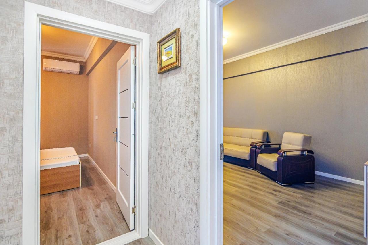 M Estate 1 Room Targovu Baky Esterno foto