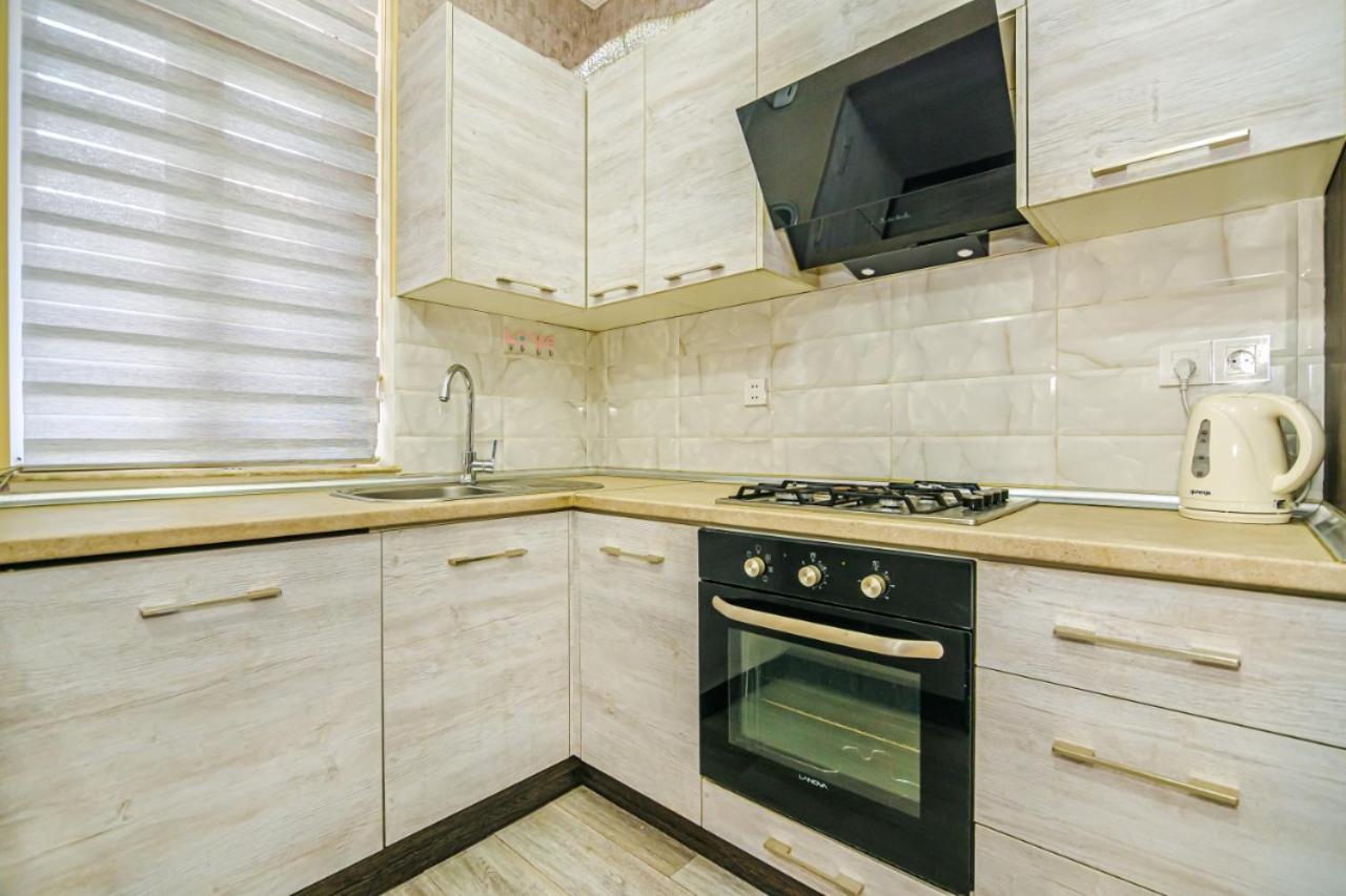M Estate 1 Room Targovu Baky Esterno foto