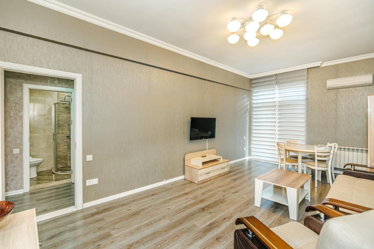 M Estate 1 Room Targovu Baky Esterno foto