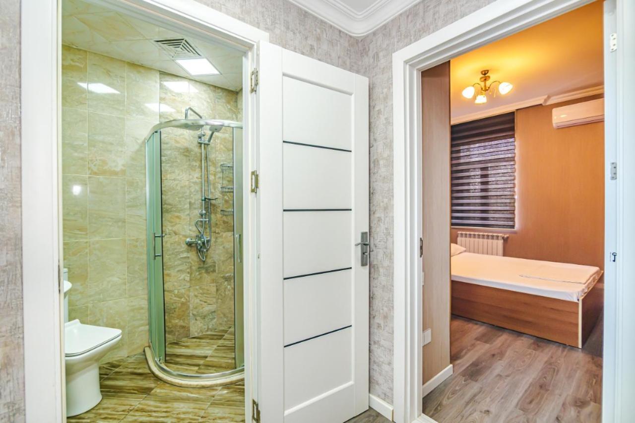 M Estate 1 Room Targovu Baky Esterno foto